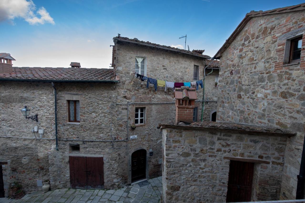 La Casetta Nel Borgo カステルヌオーヴォ・ディ・ヴァル・ディ・チェーチナ エクステリア 写真