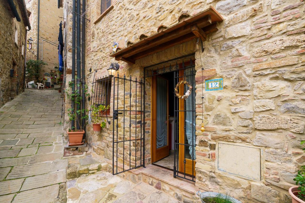 La Casetta Nel Borgo カステルヌオーヴォ・ディ・ヴァル・ディ・チェーチナ エクステリア 写真