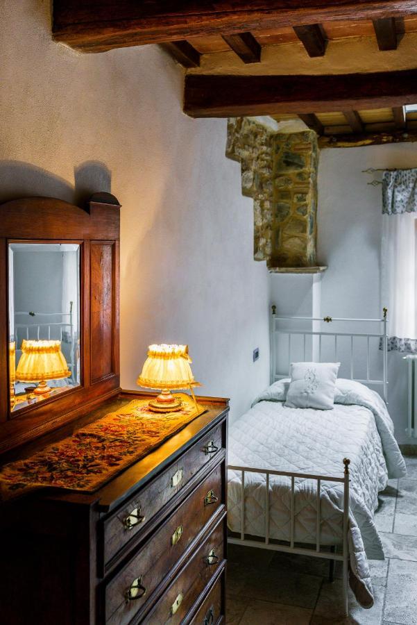 La Casetta Nel Borgo カステルヌオーヴォ・ディ・ヴァル・ディ・チェーチナ エクステリア 写真